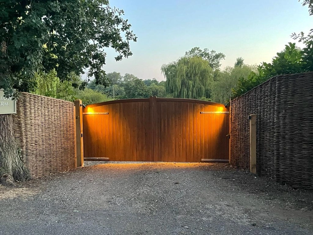 Domestic Gates IMG006